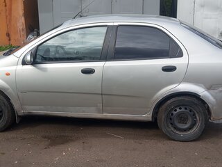 2004 Chevrolet Aveo I, серебристый, 125000 рублей, вид 2