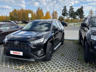 2021 Toyota RAV4 V (XA50), чёрный, 3475000 рублей, вид 2