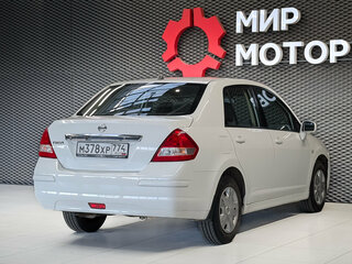 2013 Nissan Tiida I Рестайлинг, белый, 810000 рублей, вид 4