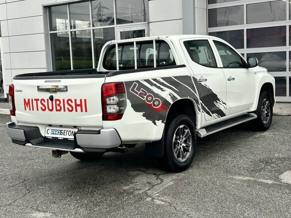 2021 Mitsubishi L200 V Рестайлинг, белый, 2600000 рублей - вид 8