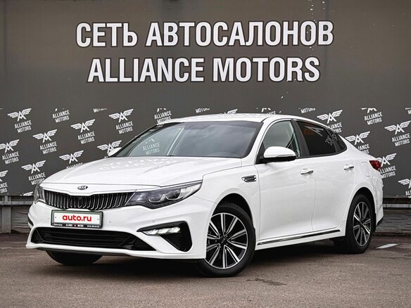 2019 Kia Optima IV Рестайлинг, белый, 2165000 рублей - вид 2