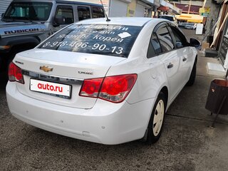 2011 Chevrolet Cruze I, белый, 600000 рублей, вид 3