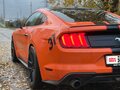 2019 Ford Mustang VI Рестайлинг, оранжевый, 2650000 рублей - вид 3
