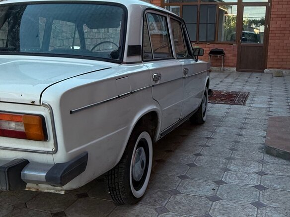 1999 Lada (ВАЗ) 2106 5-speed, белый, 150000 рублей - вид 1