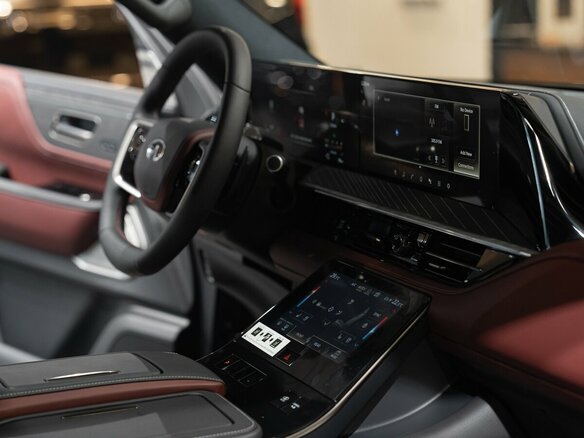 2025 Infiniti QX80 II, серый, 17990000 рублей - вид 12