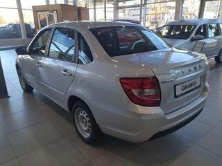 2026 Lada (ВАЗ) Granta I Рестайлинг, серебристый, 1077120 рублей, вид 4
