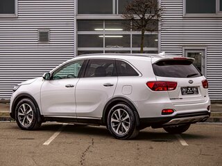2019 Kia Sorento III Prime Рестайлинг, белый, 2495000 рублей, вид 4