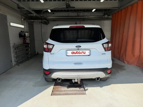 2016 Ford Kuga II Рестайлинг, белый, 1550000 рублей - вид 17