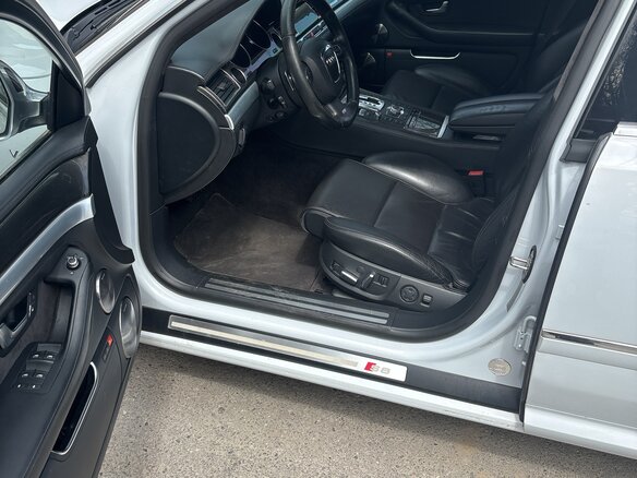 2008 Audi S8 II (D3) Рестайлинг, серый, 1200000 рублей - вид 1