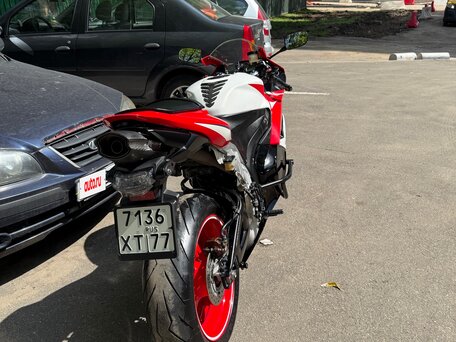 2010 Honda CBR 600RR, красный, 700000 рублей, вид 2