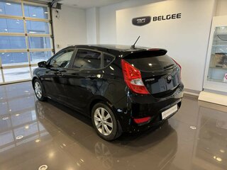 2011 Hyundai Solaris I, чёрный, 599000 рублей, вид 2