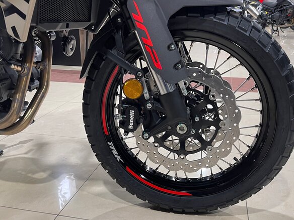 2026 Benelli TRK 702 X, бежевый, 789000 рублей - вид 13