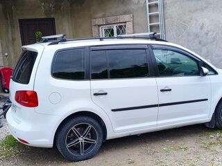 2014 Volkswagen Touran I Рестайлинг 2, белый, 700000 рублей, вид 5