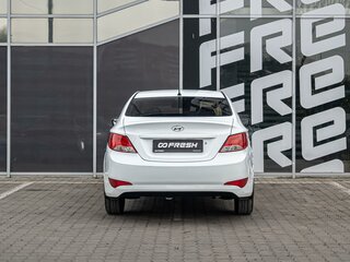 2015 Hyundai Solaris I Рестайлинг, белый, 810000 рублей, вид 4