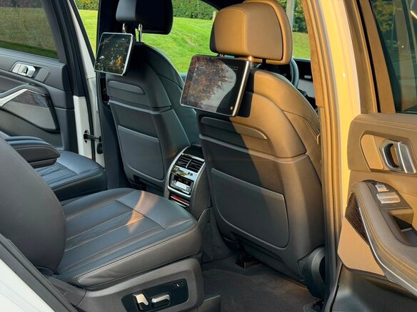 2022 BMW X7 40i I (G07), белый, 9099000 рублей - вид 21
