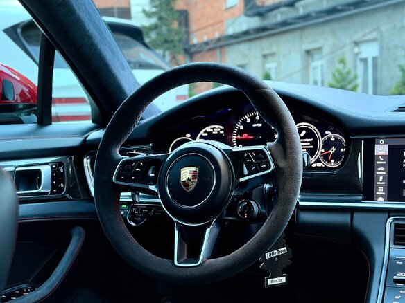 2019 Porsche Panamera GTS Sport Turismo II, красный, 7800000 рублей - вид 6
