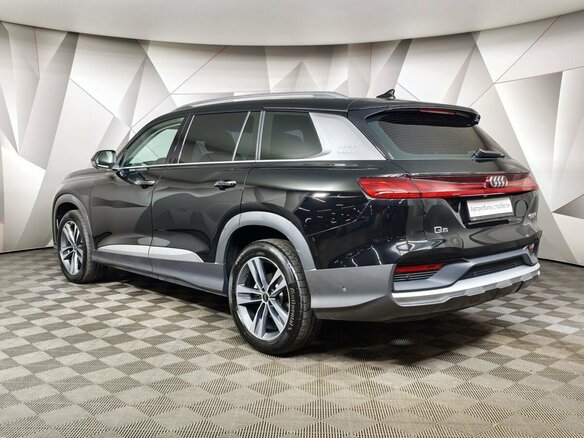 2023 Audi Q6 45 TFSI, чёрный, 5875150 рублей - вид 3