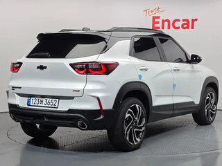 2024 Chevrolet TrailBlazer III Рестайлинг, белый, 2295000 рублей, вид 2
