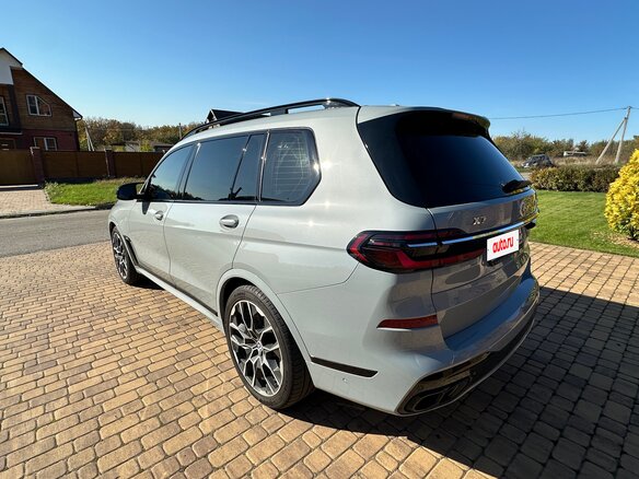 2022 BMW X7 M60i I (G07) Рестайлинг, серый, 11500000 рублей - вид 6