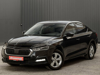2021 Skoda Octavia IV (A8), чёрный, 2290000 рублей, вид 1