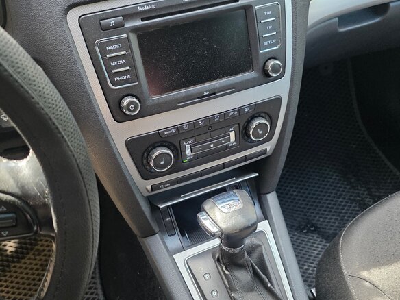 2013 Skoda Octavia II (A5) Рестайлинг, белый, 650000 рублей - вид 14