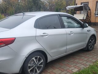 2016 Kia Rio III Рестайлинг, серебристый, 435000 рублей, вид 3