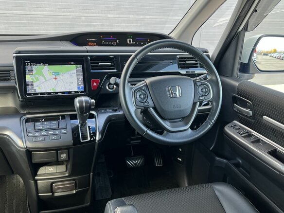 2019 Honda Stepwgn Spada V Рестайлинг, белый, 2620000 рублей - вид 15