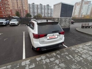 2022 Mitsubishi Outlander III Рестайлинг 3, белый, 3100000 рублей, вид 5