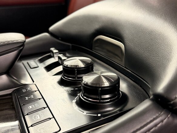 2017 Lexus LX 570 III Рестайлинг 2, белый, 11500000 рублей - вид 13