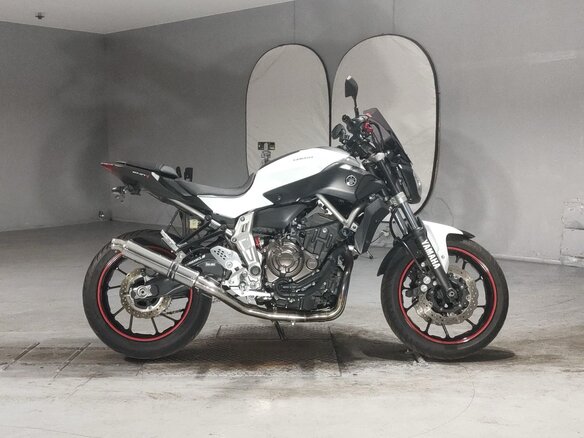 2015 Yamaha MT-07 (FZ-07), белый, 514000 рублей