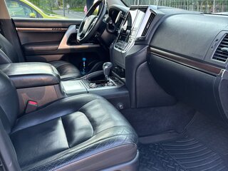 2015 Toyota Land Cruiser 200 Series Рестайлинг 2, чёрный, 5100000 рублей, вид 3