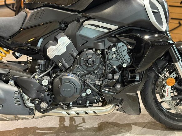 2025 Ducati Diavel V4, чёрный, 3300000 рублей - вид 17