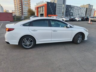 2019 Hyundai Sonata VII (LF) Рестайлинг, белый, 2150000 рублей, вид 3