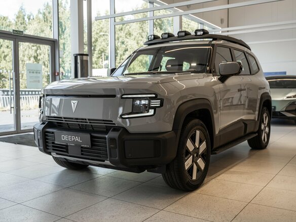 2025 Changan Deepal G318 I, серый, 5740000 рублей
