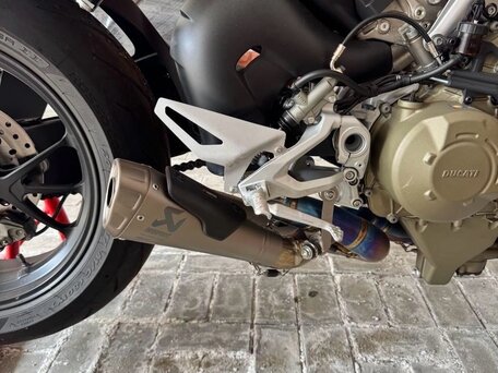 2022 Ducati Streetfighter V4, красный, 1900000 рублей, вид 4