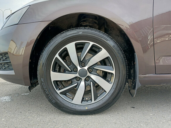 2017 Skoda Octavia III (A7) Рестайлинг, коричневый, 1349000 рублей - вид 17