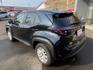2024 Toyota Yaris Cross I, чёрный, 1550217 рублей, вид 4