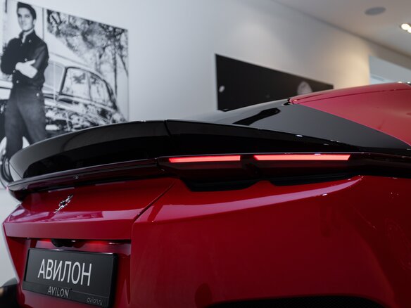 2025 Ferrari 12Cilindri, красный - вид 8