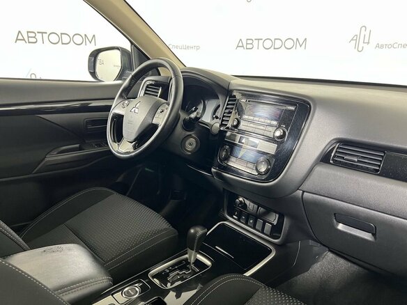 2018 Mitsubishi Outlander III Рестайлинг 2, чёрный, 1649900 рублей - вид 11