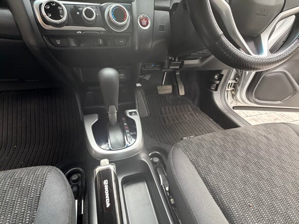 2014 Honda Fit III, серебристый, 850000 рублей - вид 21