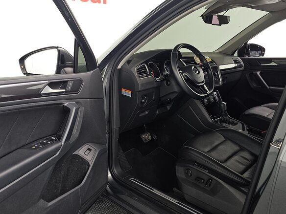 2020 Volkswagen Tiguan II, серебристый, 2450000 рублей - вид 27