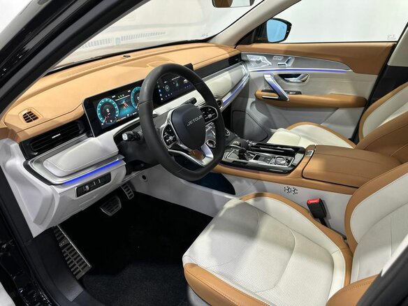2026 Jetour X70+ I Рестайлинг, чёрный, 3399000 рублей - вид 9