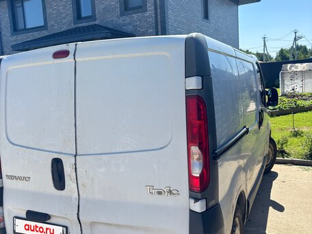 2010 Renault Trafic, белый, 650000 рублей, вид 3