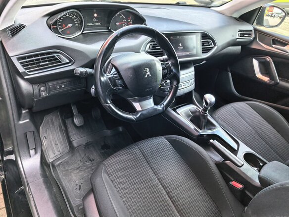 2019 Peugeot 308 II Рестайлинг, чёрный, 1079000 рублей - вид 4
