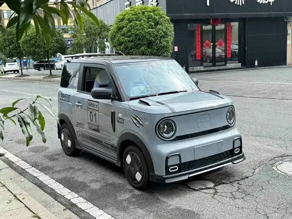 2025 Geely Panda I Рестайлинг, чёрный, 950000 рублей - вид 2