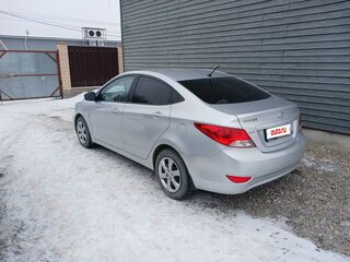 2012 Hyundai Solaris I, серебристый, 700000 рублей, вид 5
