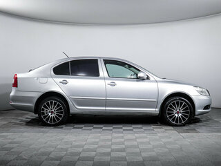 2010 Skoda Octavia DSG7 II (A5) Рестайлинг, серебристый, 650000 рублей, вид 4
