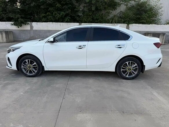 2023 Kia K3 II (China Market) Рестайлинг, белый, 1650000 рублей - вид 7