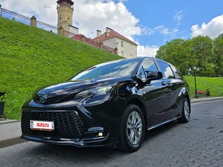 2021 Toyota Sienna IV, чёрный, 3299999 рублей, вид 4