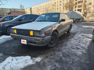 1990 Toyota Crown VIII (S130), серый, 249000 рублей, вид 2